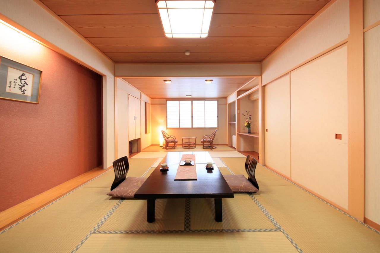 Hotel Tsubakino Yamanouchi  Bagian luar foto